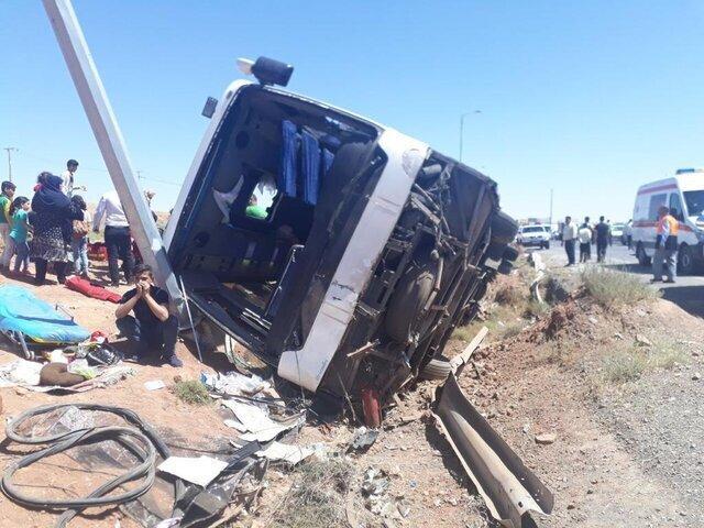 جزئیات واژگونی یک اتوبوس با حدود 50 سرنشین ، مقصر احتمالی جزئیات واژگونی یک اتوبوس با حدود 50 سرنشین ، مقصر احتمالی متواری است