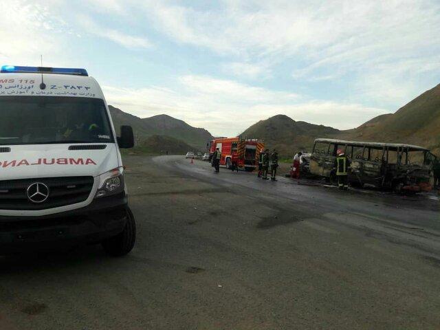 10 مصدوم و یک کشته در حادثه برخورد مینی بوس و زانتیا
