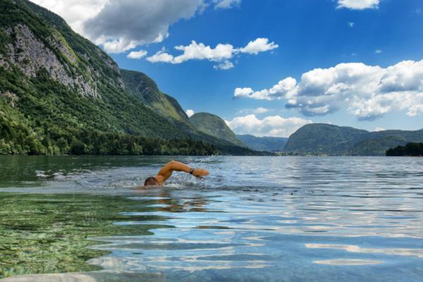 برترین مکان های طبیعی برای شنا در اروپا